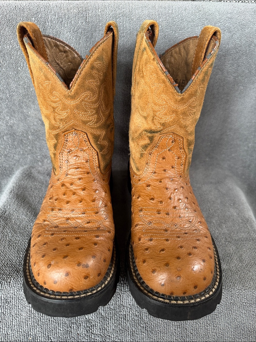 Women’s Fat Baby The Ariat Original Ostrich Print Size 6.5B